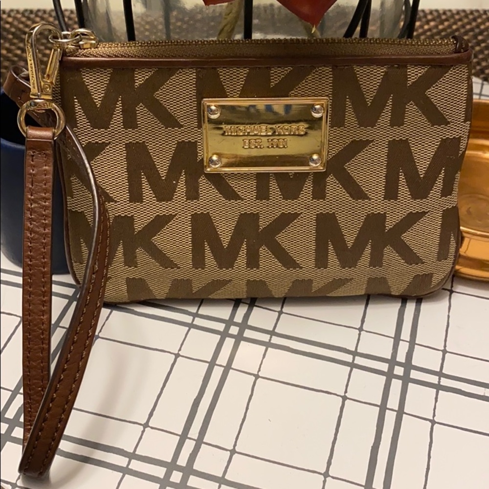 Micheal Kors Wristlet